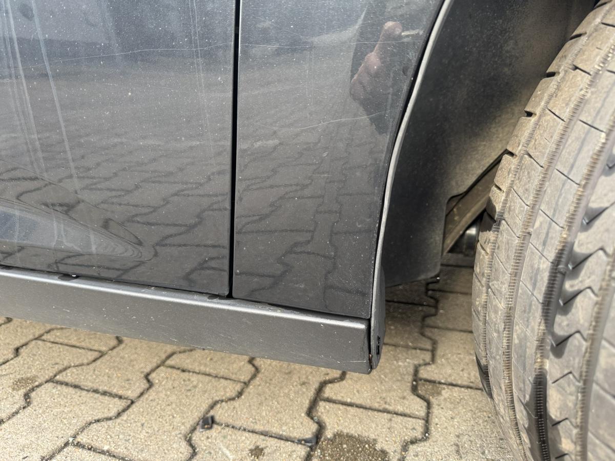 Ford Focus 3 original Kotfl&uuml;gel vorn rechts Panther Schwarz Bj.2011